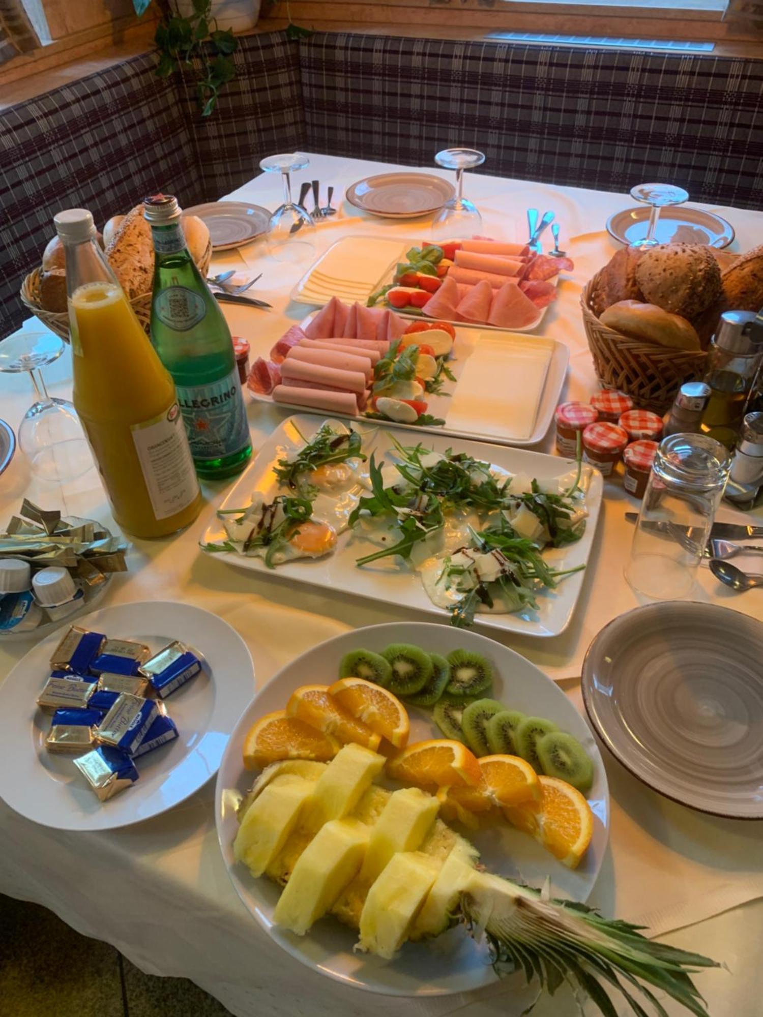 Hotel Pizzeria Da Beni Kochersteinsfeld Exteriér fotografie